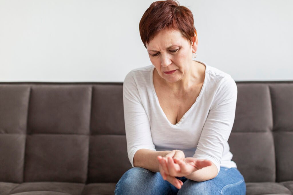 senior woman with medical problems (1)